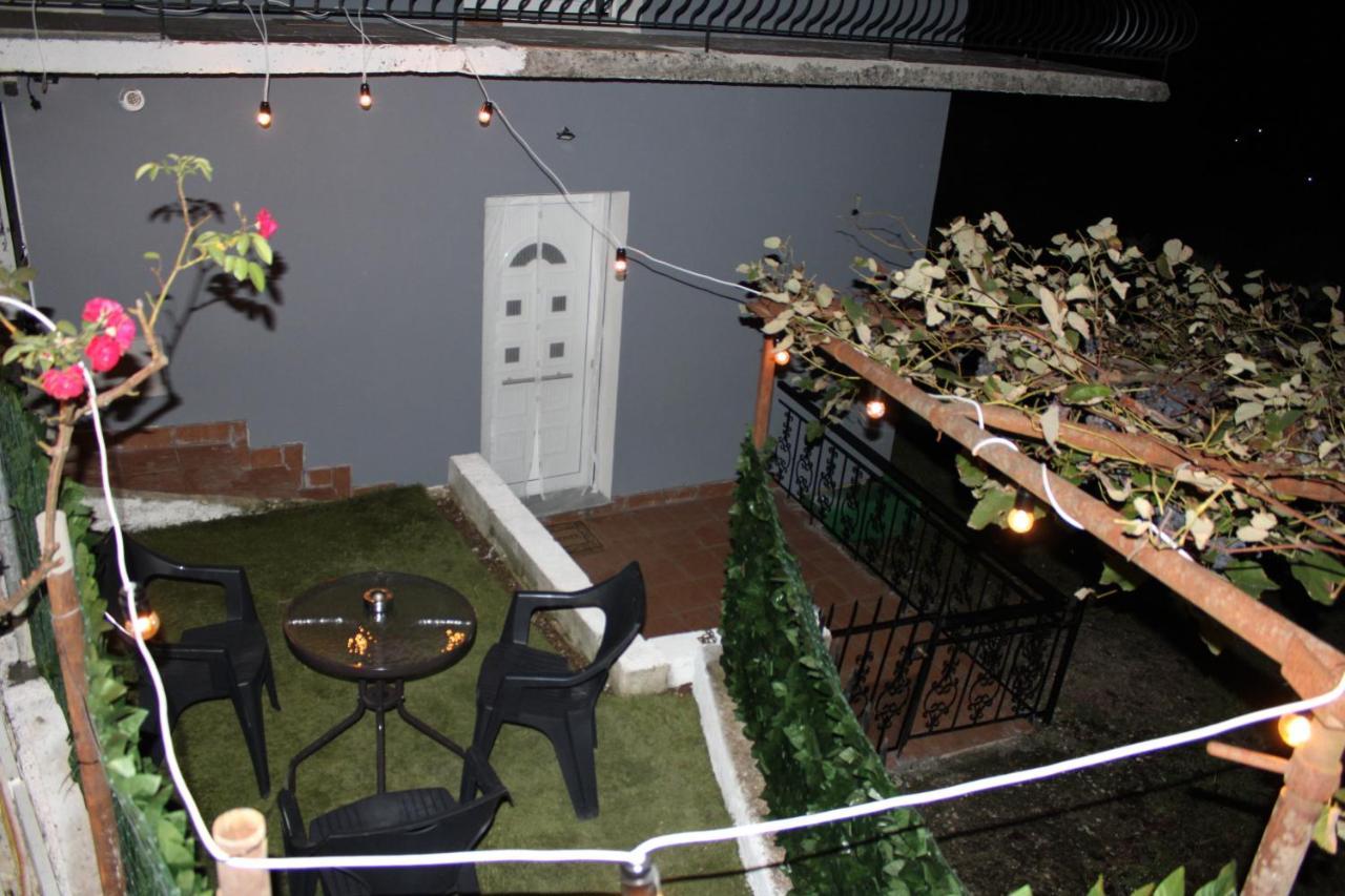 Frasta'S Rose Apartment Plaka  Exterior photo